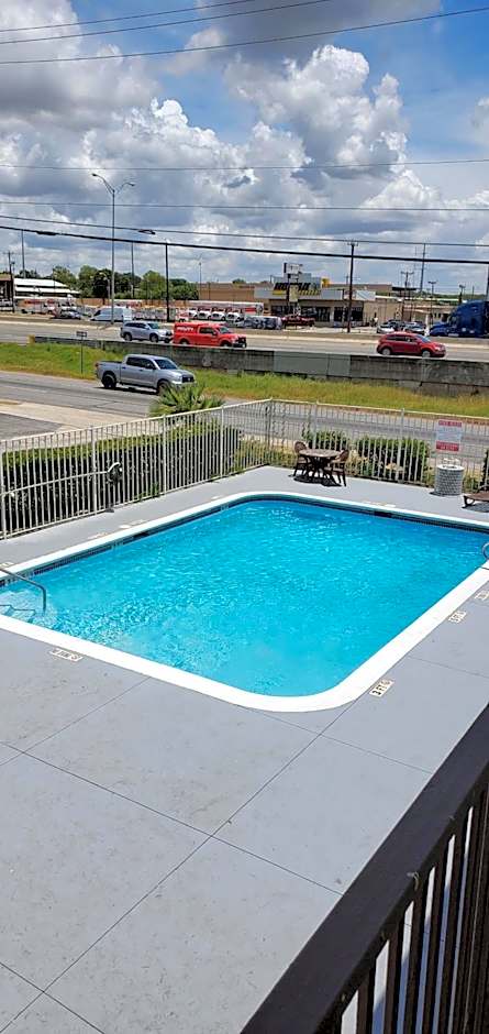 Econo Lodge San Antonio Northeast I-35