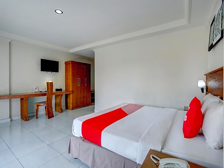 OYO 3950 The Ratna Hotel