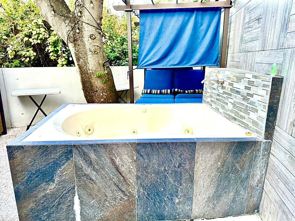 Loft Arte y Diseno Alberca Terraza Asador, CUERNAVACA SOMOS EL UNICO AIRBN QUE TE OFRECE 2 EXCLUSIVOS JACUZZIS PROFESIONALES CO