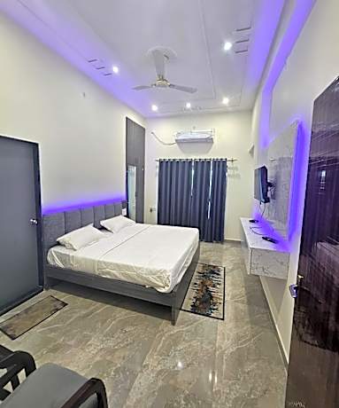 RAGHUPATI RAGHAV RAJA RAM INN