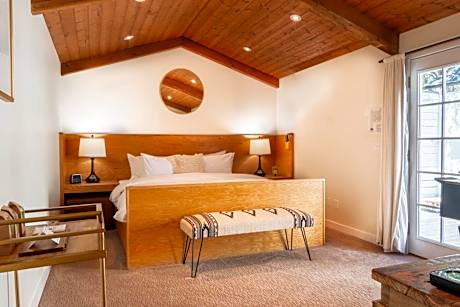 Premium Private Cottage with Outdoor Shower