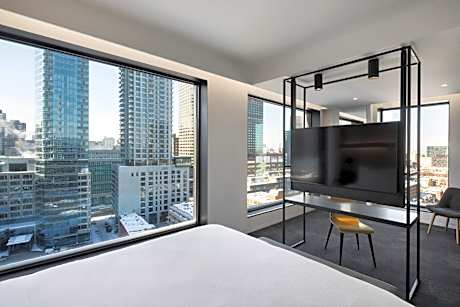 Corner Suite