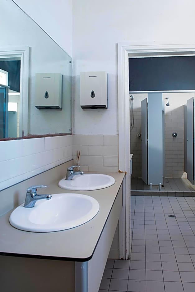 Sundancer Backpackers Hostel