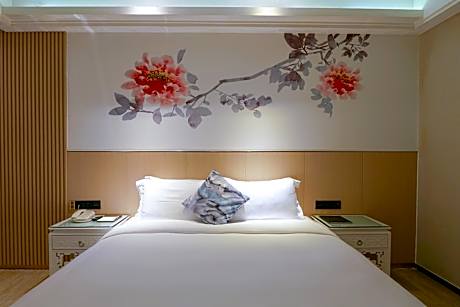 Superior King Bed Room (No Window)