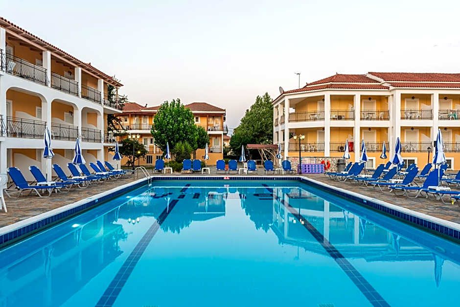 Village Inn Studios & Family Apartments