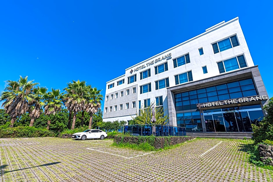 Hotel The Grang Jungmun