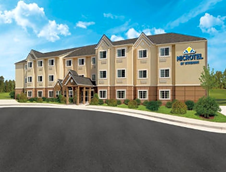 Microtel Inn & Suites by Wyndham Altoona