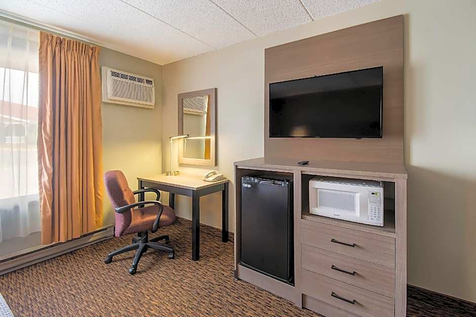 Econo Lodge Duluth near Miller Hill Mall