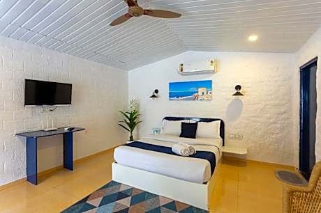 Santorini Cabin  by Mysastays (A)