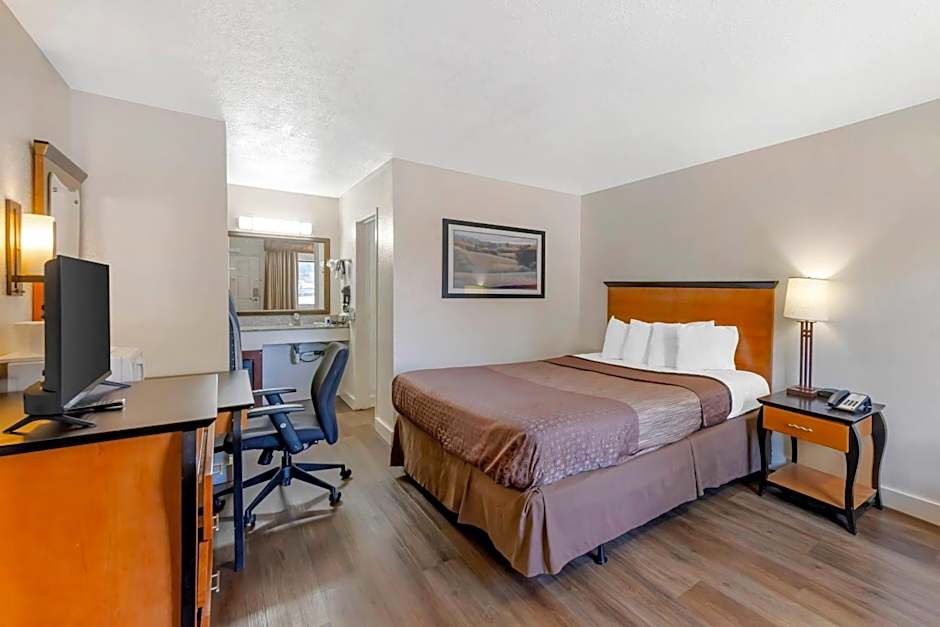 Rodeway Inn At Nevada State Capitol