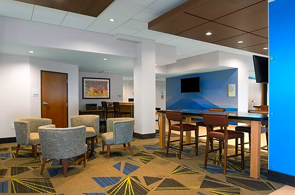 Holiday Inn Express - Lake Park