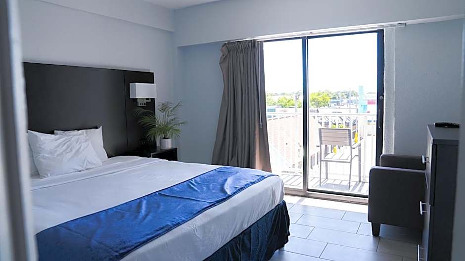 Sun & Sand Resort Oceanfront Suites