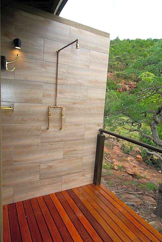 Inzalo Safari Lodge