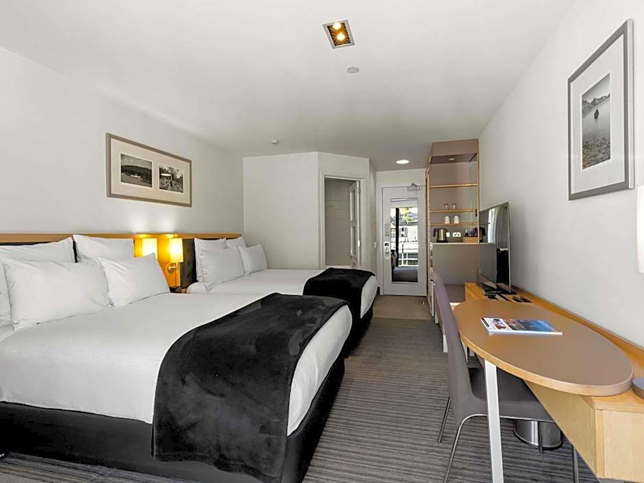 Novotel Queenstown Lakeside