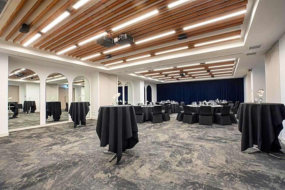 Holiday Inn Dandenong By IHG