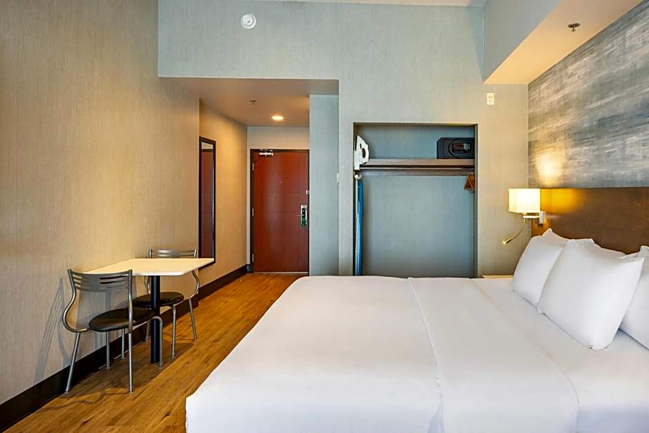 Quality Inn & Suites Levis