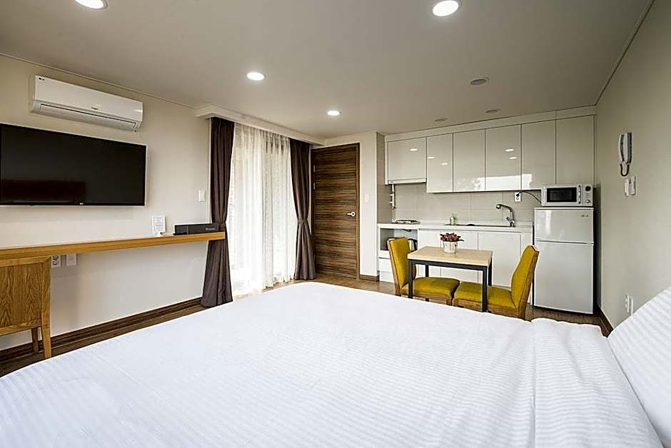 W Ocean Pension