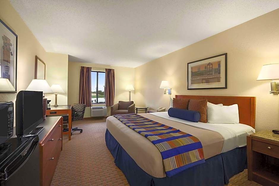 Days Inn by Wyndham Oglesby/ Starved Rock