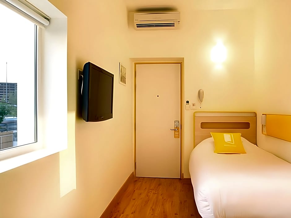 bloomrooms @ New Delhi Railway Station