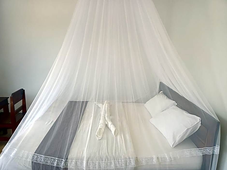 Aris Homestay and Warung Made