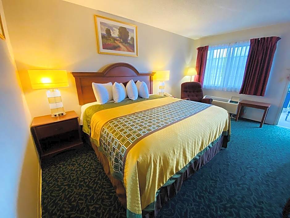 Harrisonville Inn & Suites