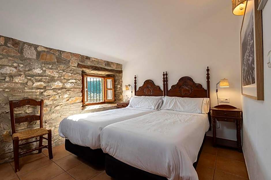 Tugasa Hotel y Apartamentos rurales La Posada