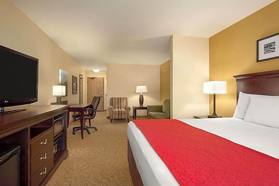 Country Inn & Suites by Radisson, Minot, ND