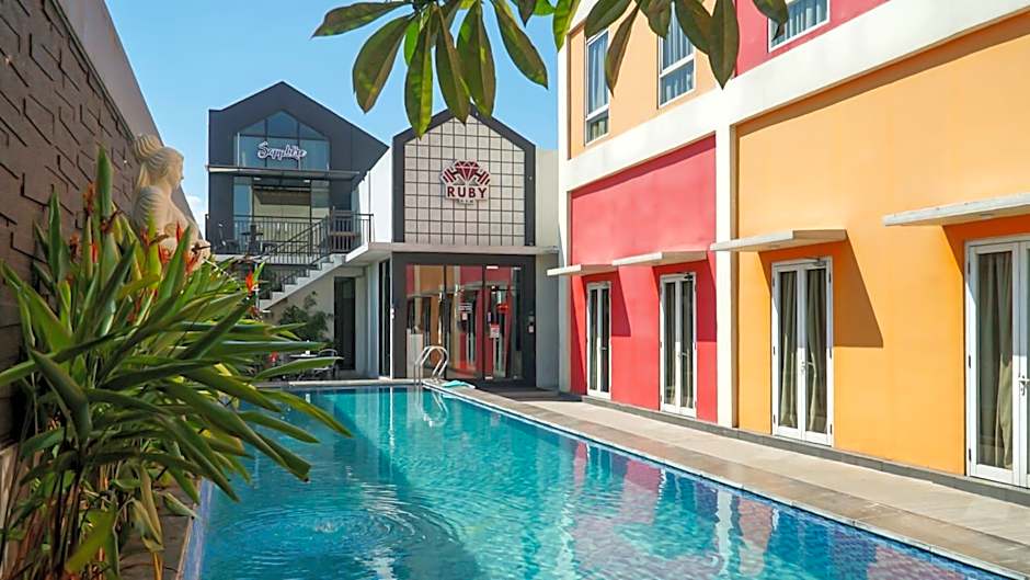 Front One Hotel Purwodadi
