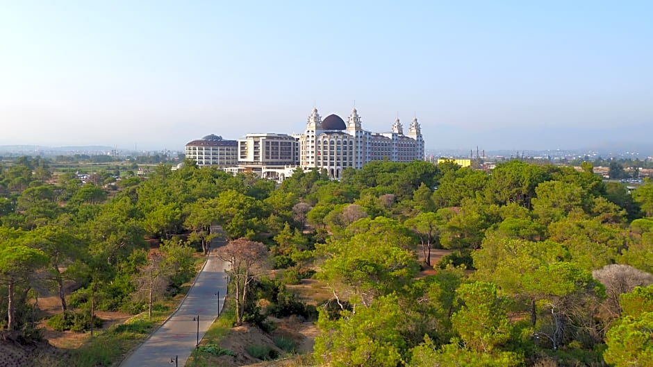 J'Adore Deluxe Hotel & Spa