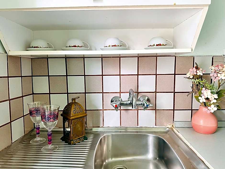 Infinity blue beach apartments - Renovated Apartments 2 Minutes from the Sea & Pool with Scenic Views