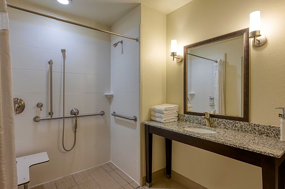 Holiday Inn Express and Suites Edwardsville By IHG