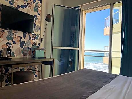 Double Room with Lateral Sea View