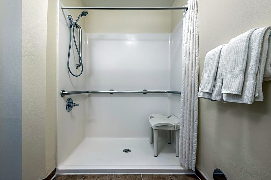 Candlewood Suites Sterling By IHG