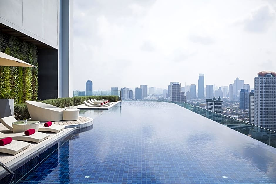 Avani Riverside Bangkok Hotel