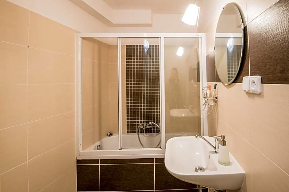 Charles Bridge Hostel & Apartments