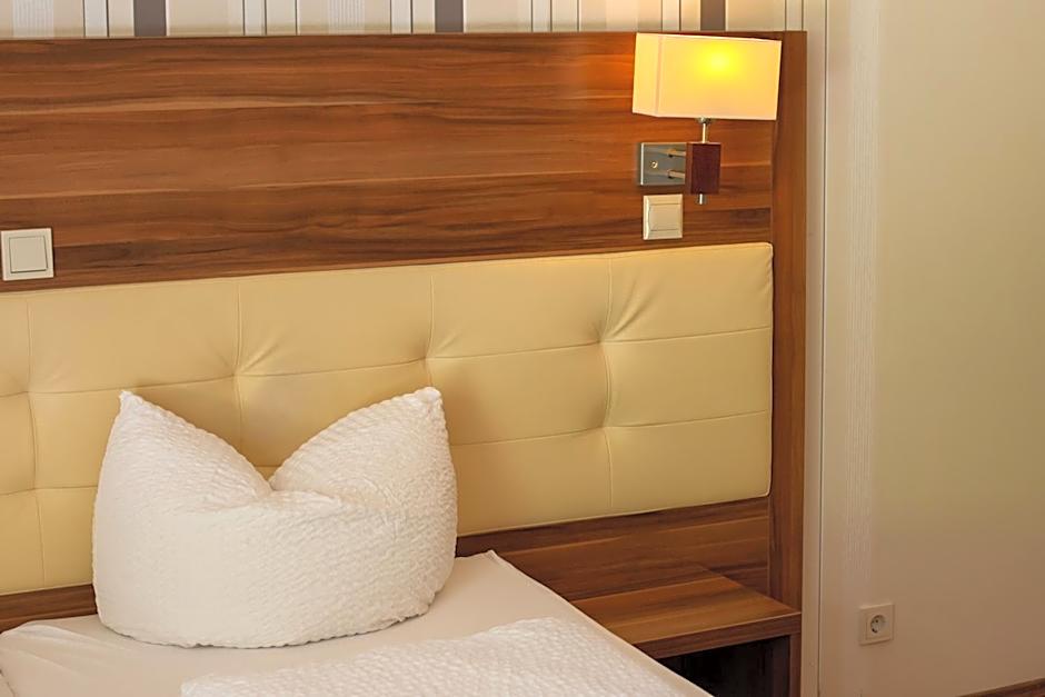 Photo 1 of 6 of Triple Room