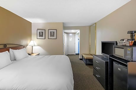 King Room - Accessible/Non-Smoking
