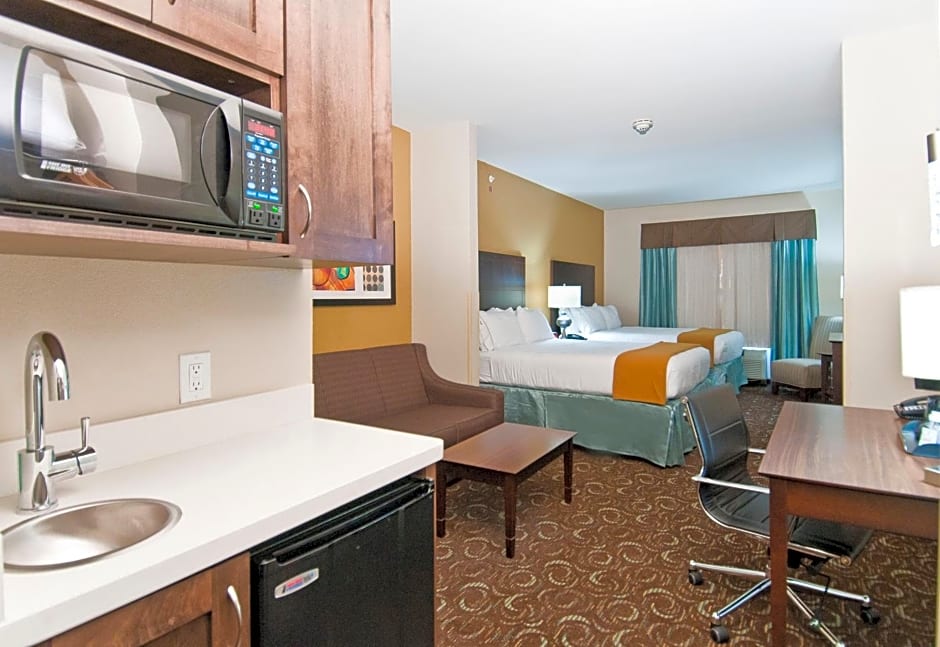 Holiday Inn Express & Suites San Antonio SE by AT&T Center, an IHG Hotel