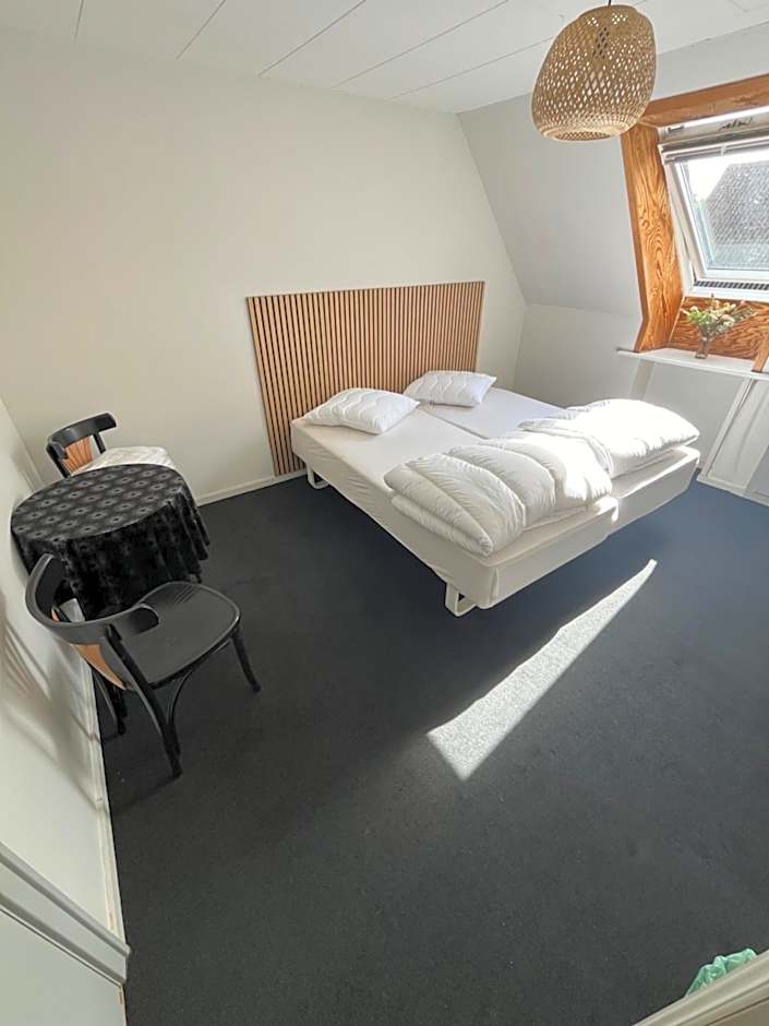 Folsted - Værelse 202 fri parkering