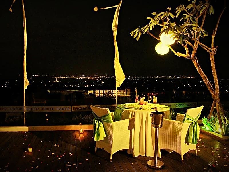 Maxonehotels At Bukit Jimbaran