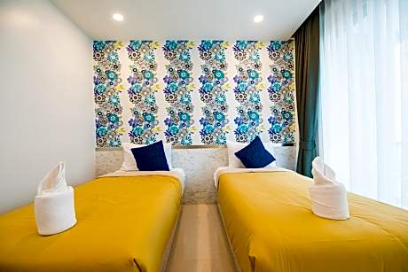 Standard Twin Room with Balcony