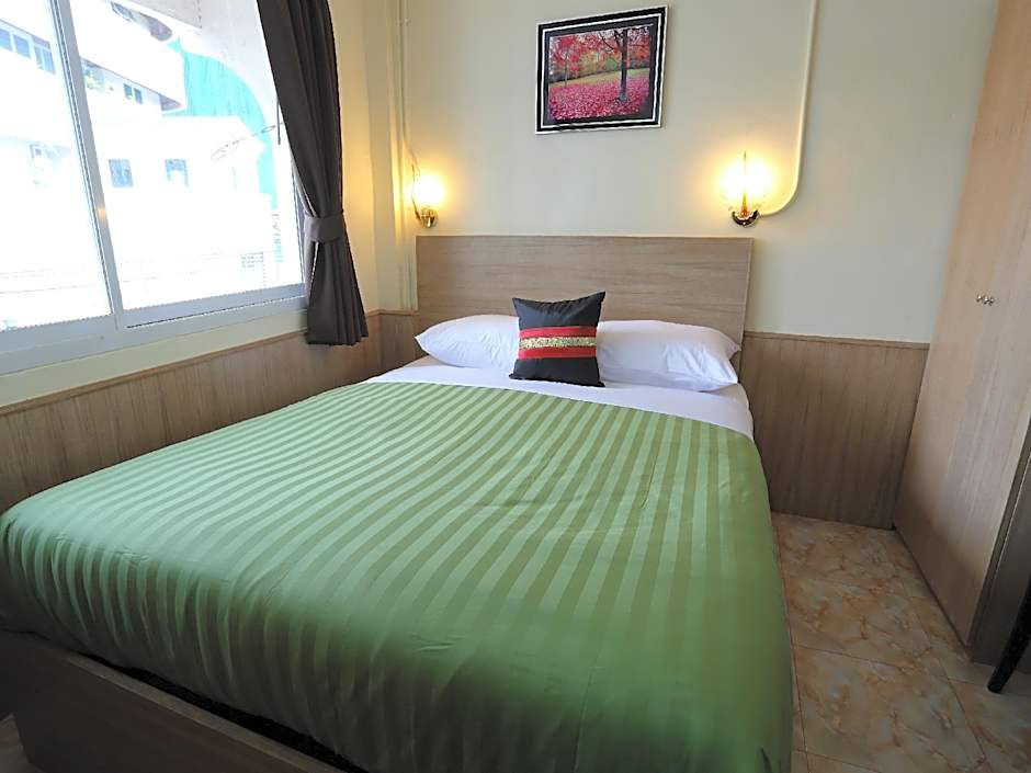 Sukhumvit 20 Guest House