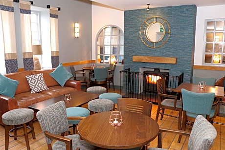 Nanhoron Arms Hotel