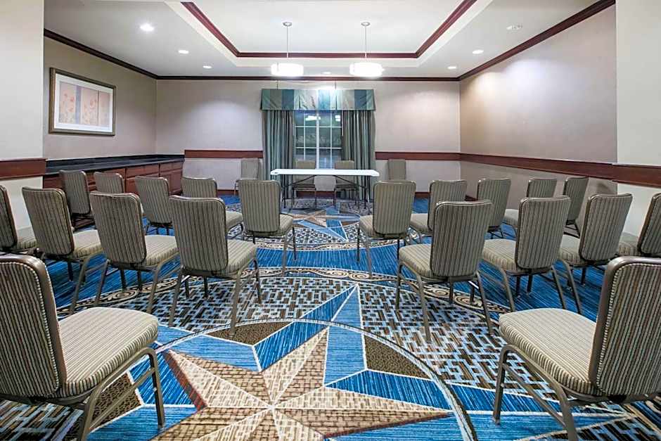 La Quinta Inn & Suites by Wyndham DFW Airport West - Euless