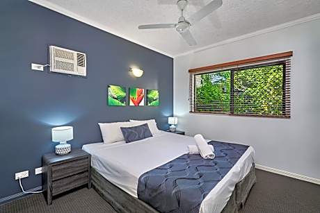 Deluxe Two-Bedroom Apartment with Two Bathrooms