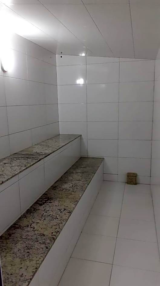 Edf Gil Nogueira - Praia do Morro - GUARAPARI - ES - Brasil - 4º Andar TELA Proteção - FRENTE Sol Manhã - 02 quartos com Split - WIFI - Varanda Gourmet com CHURRASQUEIRA - 02 elevadores - 01 Vaga - PISCINA - Sauna - Portaria 24 HRS - 50m da Praia do Morro