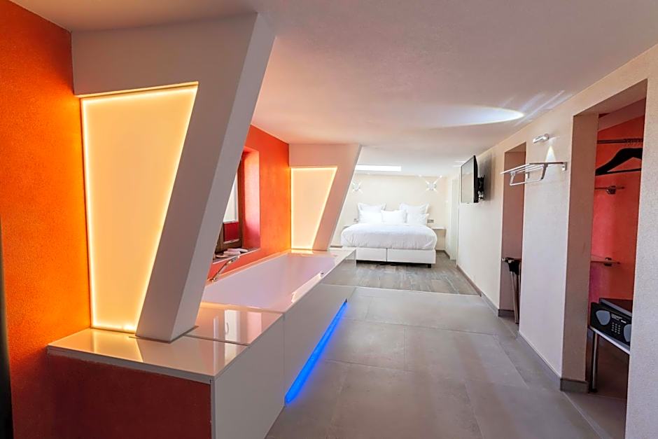 Foto 1 di 7 di Deluxe 1 King Bed Suite
