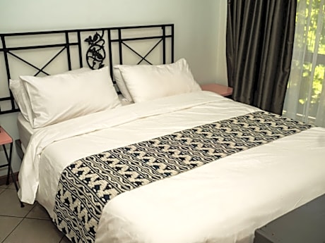 Bougainvillea Room