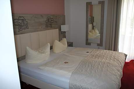 Doppelzimmer small - Nebengebäude Parkvilla