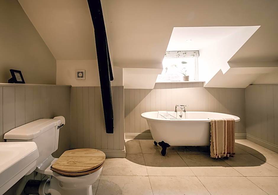 The Hare & Hounds Inn